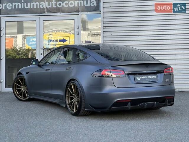 Серый Тесла Модель С, объемом двигателя 0 л и пробегом 24 тыс. км за 92000 $, фото 10 на Automoto.ua