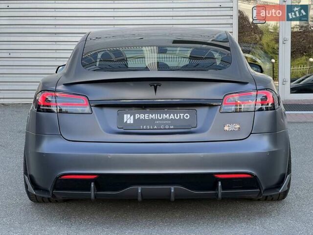 Серый Тесла Модель С, объемом двигателя 0 л и пробегом 24 тыс. км за 92000 $, фото 13 на Automoto.ua
