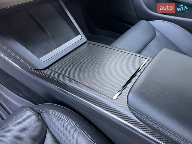 Серый Тесла Модель С, объемом двигателя 0 л и пробегом 24 тыс. км за 92000 $, фото 20 на Automoto.ua