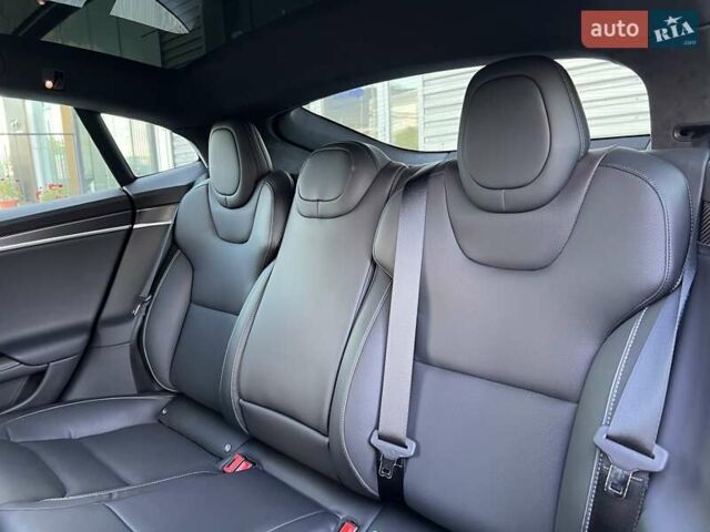 Серый Тесла Модель С, объемом двигателя 0 л и пробегом 24 тыс. км за 92000 $, фото 24 на Automoto.ua