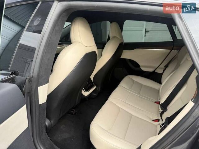 Серый Тесла Модель С, объемом двигателя 0 л и пробегом 58 тыс. км за 36500 $, фото 3 на Automoto.ua