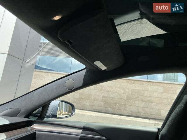 Серый Тесла Модель С, объемом двигателя 0 л и пробегом 77 тыс. км за 39900 $, фото 41 на Automoto.ua