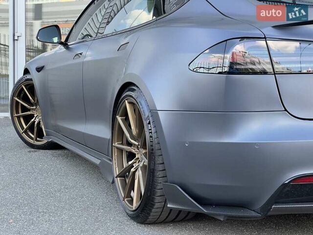 Серый Тесла Модель С, объемом двигателя 0 л и пробегом 24 тыс. км за 92000 $, фото 12 на Automoto.ua