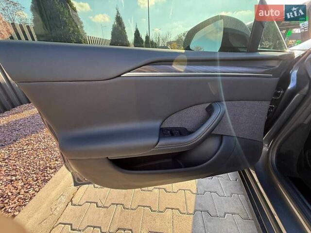 Серый Тесла Модель С, объемом двигателя 0 л и пробегом 48 тыс. км за 42900 $, фото 9 на Automoto.ua