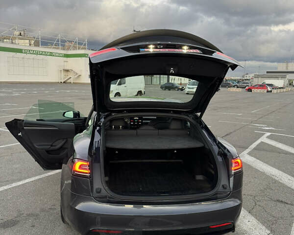 Серый Тесла Модель С, объемом двигателя 0 л и пробегом 5 тыс. км за 44000 $, фото 8 на Automoto.ua