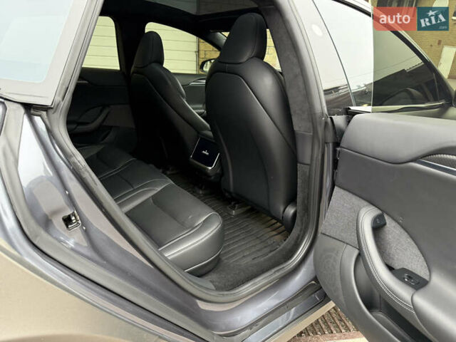 Серый Тесла Модель С, объемом двигателя 0 л и пробегом 9 тыс. км за 69500 $, фото 9 на Automoto.ua