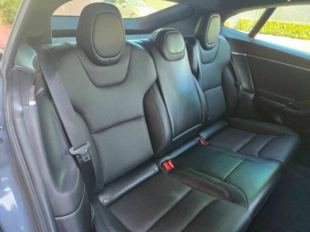 Серый Тесла Модель С, объемом двигателя 0 л и пробегом 24 тыс. км за 23000 $, фото 12 на Automoto.ua