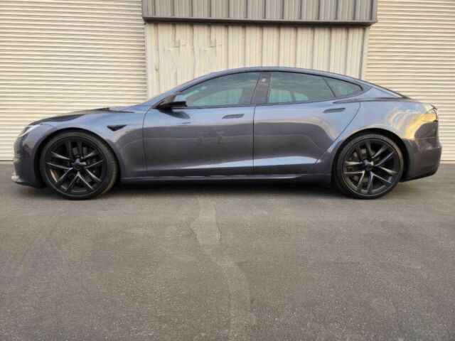 Серый Тесла Модель С, объемом двигателя 0 л и пробегом 24 тыс. км за 23000 $, фото 4 на Automoto.ua