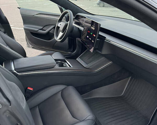 Серый Тесла Модель С, объемом двигателя 0 л и пробегом 5 тыс. км за 44000 $, фото 10 на Automoto.ua