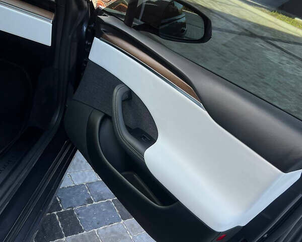 Сірий Тесла Модель С, об'ємом двигуна 0 л та пробігом 7 тис. км за 77777 $, фото 18 на Automoto.ua