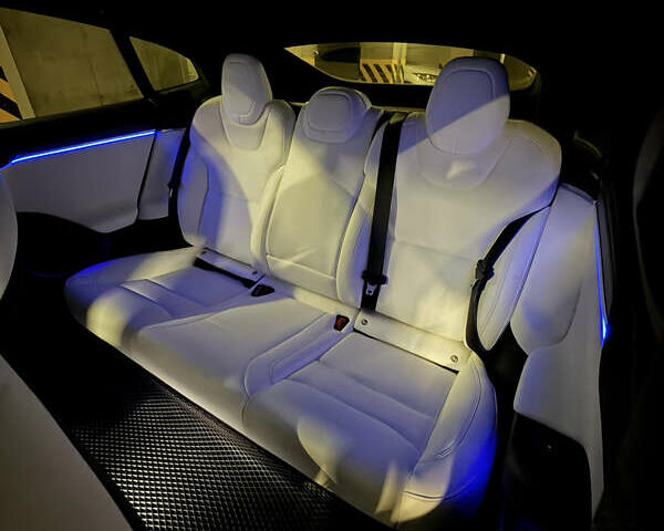 Серый Тесла Модель С, объемом двигателя 0 л и пробегом 73 тыс. км за 52200 $, фото 12 на Automoto.ua