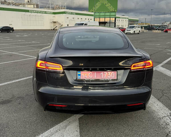 Серый Тесла Модель С, объемом двигателя 0 л и пробегом 5 тыс. км за 44000 $, фото 6 на Automoto.ua