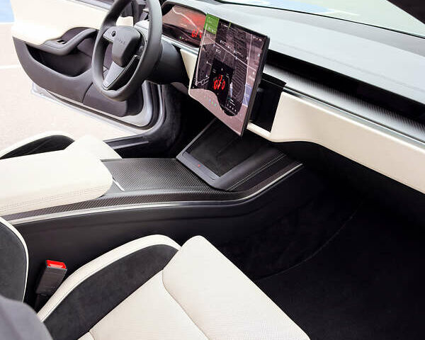 Сірий Тесла Модель С, об'ємом двигуна 0 л та пробігом 3 тис. км за 57000 $, фото 20 на Automoto.ua