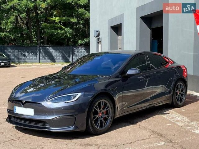 Серый Тесла Модель С, объемом двигателя 0 л и пробегом 4 тыс. км за 63499 $, фото 2 на Automoto.ua