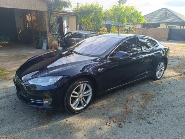 Синий Тесла Модель С, объемом двигателя 0 л и пробегом 300 тыс. км за 11800 $, фото 5 на Automoto.ua