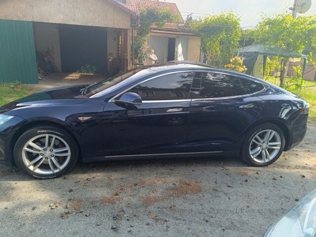 Синий Тесла Модель С, объемом двигателя 0 л и пробегом 300 тыс. км за 11800 $, фото 3 на Automoto.ua