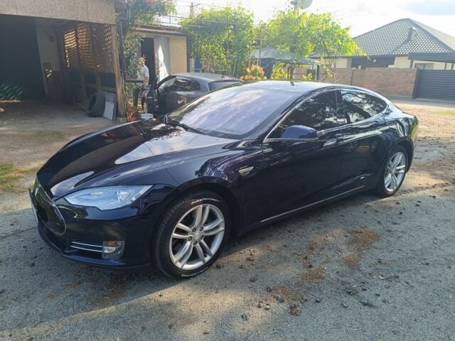 Синий Тесла Модель С, объемом двигателя 0 л и пробегом 300 тыс. км за 11800 $, фото 4 на Automoto.ua