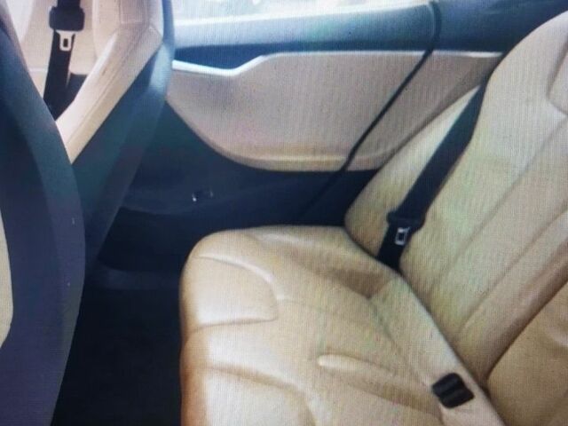 Синий Тесла Модель С, объемом двигателя 0 л и пробегом 500 тыс. км за 10000 $, фото 4 на Automoto.ua