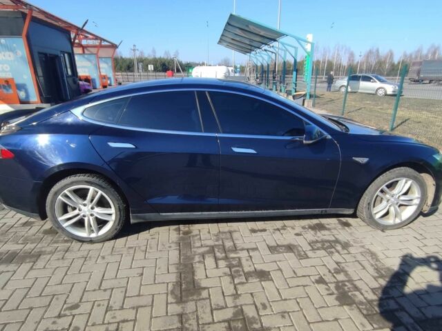 Синий Тесла Модель С, объемом двигателя 0 л и пробегом 186 тыс. км за 254 $, фото 2 на Automoto.ua