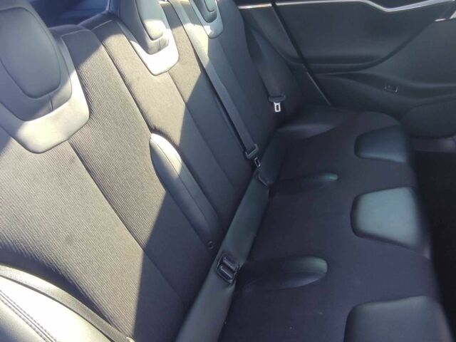 Синий Тесла Модель С, объемом двигателя 0 л и пробегом 186 тыс. км за 254 $, фото 7 на Automoto.ua