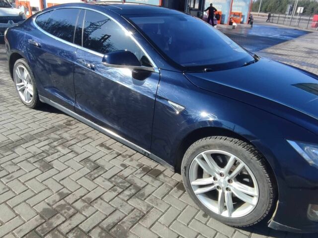 Синий Тесла Модель С, объемом двигателя 0 л и пробегом 186 тыс. км за 254 $, фото 3 на Automoto.ua