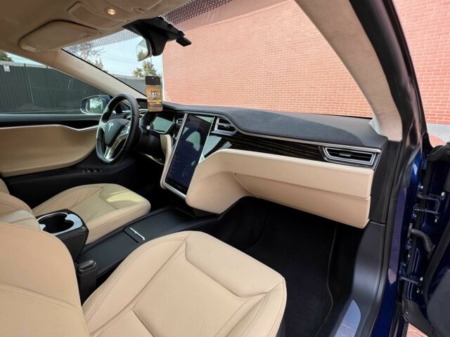 Синий Тесла Модель С, объемом двигателя 0 л и пробегом 190 тыс. км за 14700 $, фото 15 на Automoto.ua