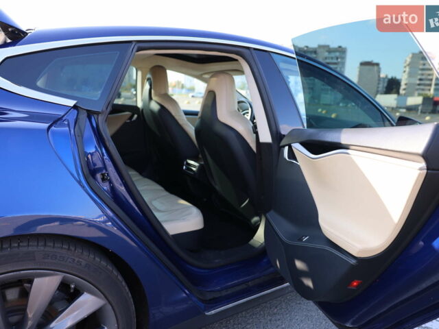 Синий Тесла Модель С, объемом двигателя 0 л и пробегом 160 тыс. км за 33000 $, фото 8 на Automoto.ua