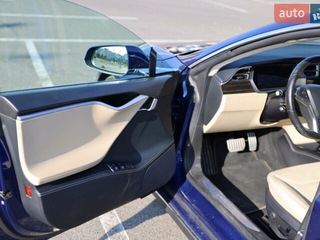 Синий Тесла Модель С, объемом двигателя 0 л и пробегом 160 тыс. км за 33000 $, фото 2 на Automoto.ua