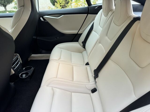 Синий Тесла Модель С, объемом двигателя 0 л и пробегом 120 тыс. км за 20500 $, фото 3 на Automoto.ua