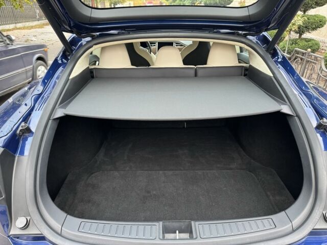 Синий Тесла Модель С, объемом двигателя 0 л и пробегом 120 тыс. км за 20500 $, фото 4 на Automoto.ua