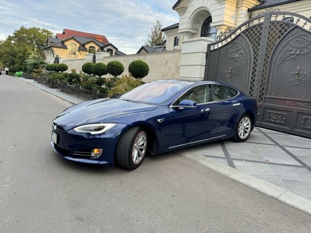 Синий Тесла Модель С, объемом двигателя 0 л и пробегом 120 тыс. км за 463 $, фото 7 на Automoto.ua