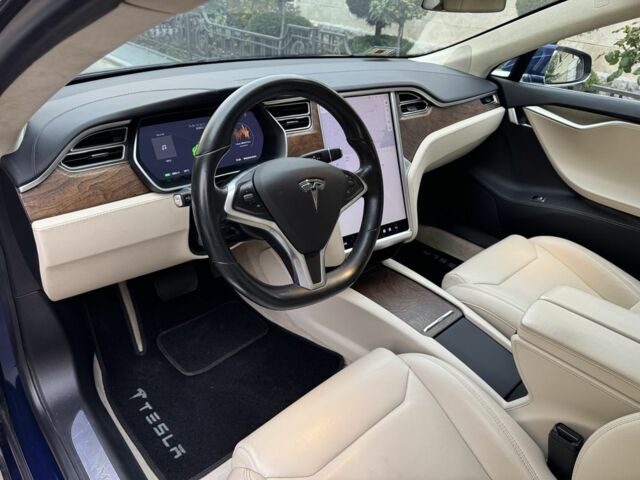 Синий Тесла Модель С, объемом двигателя 0 л и пробегом 120 тыс. км за 20500 $, фото 1 на Automoto.ua