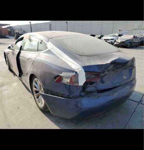 Тесла Модель С 2017 в Одессе на Automoto.ua Синий Тесла Модель С, объемом двигателя 0 л и пробегом 70 тыс. км за 9000 $, фото 2 на Automoto.ua