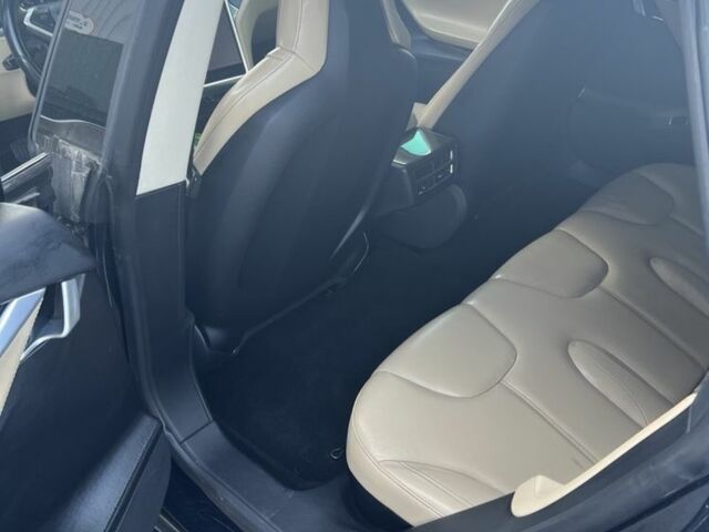 Синий Тесла Модель С, объемом двигателя 0 л и пробегом 178 тыс. км за 15000 $, фото 2 на Automoto.ua