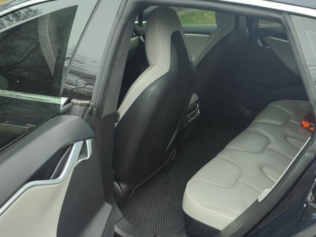 Синий Тесла Модель С, объемом двигателя 0 л и пробегом 145 тыс. км за 14000 $, фото 12 на Automoto.ua