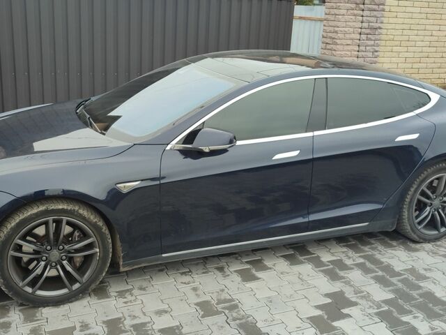 Синий Тесла Модель С, объемом двигателя 0 л и пробегом 145 тыс. км за 14000 $, фото 2 на Automoto.ua