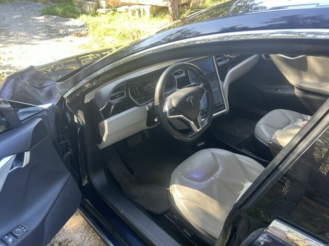 Синий Тесла Модель С, объемом двигателя 0 л и пробегом 220 тыс. км за 12000 $, фото 4 на Automoto.ua