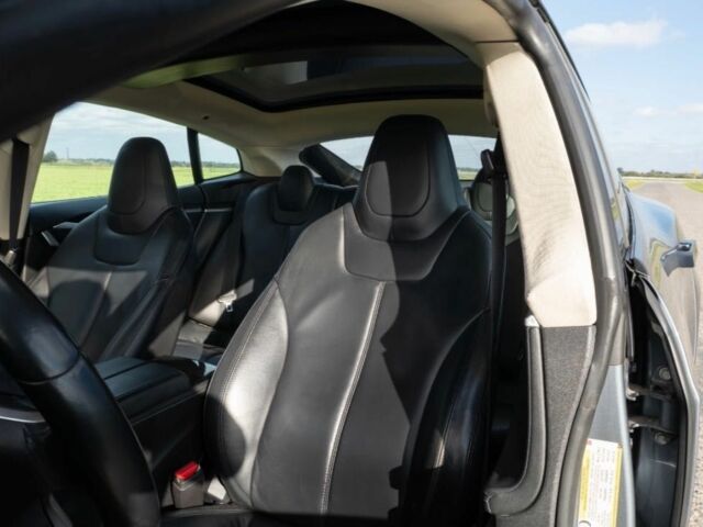 Тесла Модель С 2014 в Киеве на Automoto.ua Синий Тесла Модель С, объемом двигателя 0 л и пробегом 140 тыс. км за 8000 $, фото 16 на Automoto.ua