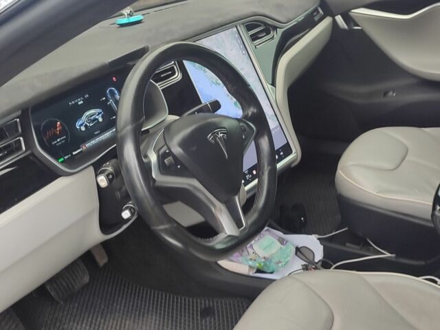 Синий Тесла Модель С, объемом двигателя 0 л и пробегом 145 тыс. км за 14000 $, фото 8 на Automoto.ua