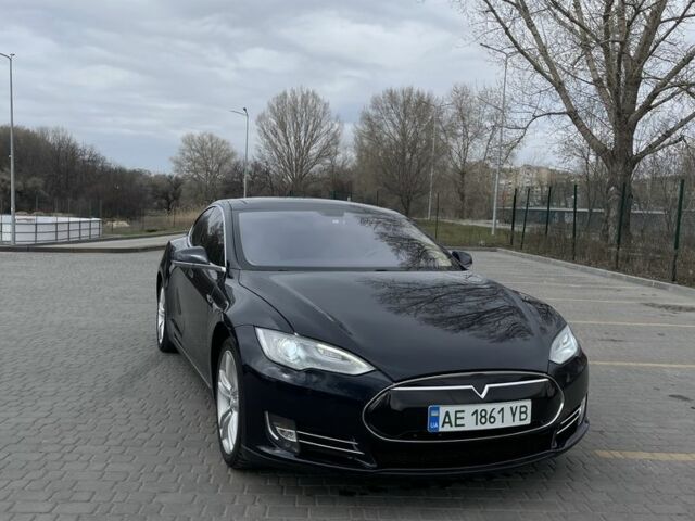 Синій Тесла Модель С, об'ємом двигуна 0 л та пробігом 148 тис. км за 11800 $, фото 2 на Automoto.ua