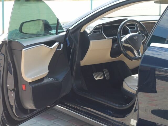 Синій Тесла Модель С, об'ємом двигуна 0 л та пробігом 100 тис. км за 15000 $, фото 15 на Automoto.ua