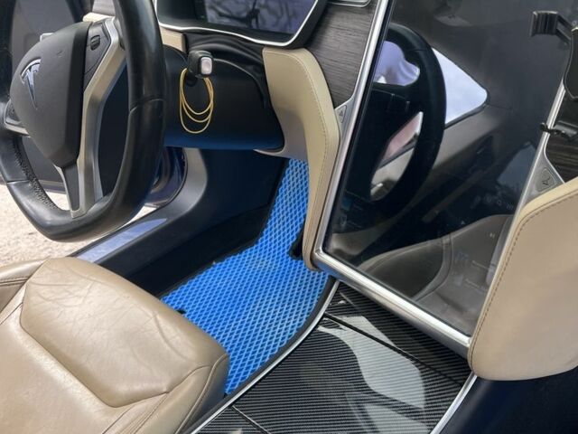 Синій Тесла Модель С, об'ємом двигуна 0 л та пробігом 203 тис. км за 16700 $, фото 10 на Automoto.ua