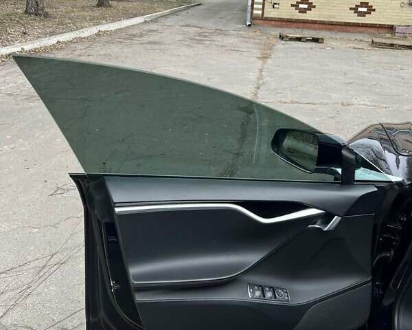 Синій Тесла Модель С, об'ємом двигуна 0 л та пробігом 93 тис. км за 32000 $, фото 7 на Automoto.ua