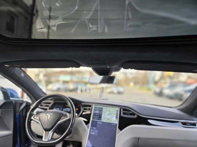 Синий Тесла Модель С, объемом двигателя 0 л и пробегом 74 тыс. км за 9500 $, фото 7 на Automoto.ua