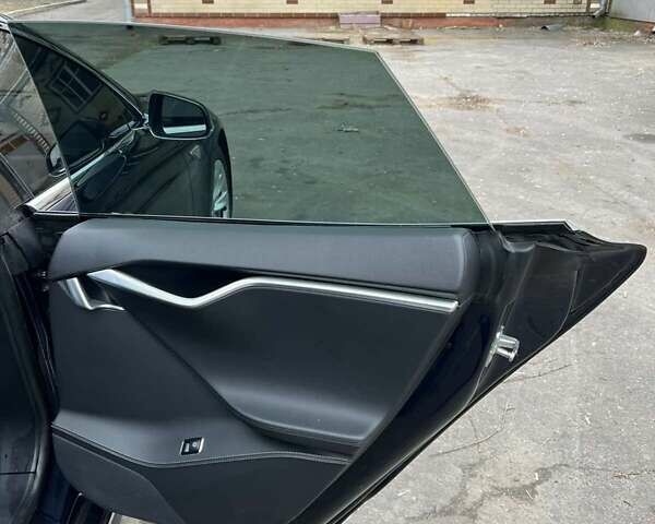 Синій Тесла Модель С, об'ємом двигуна 0 л та пробігом 93 тис. км за 32000 $, фото 15 на Automoto.ua