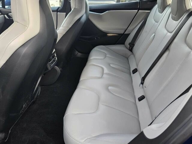 Синий Тесла Модель С, объемом двигателя 0 л и пробегом 74 тыс. км за 9500 $, фото 11 на Automoto.ua