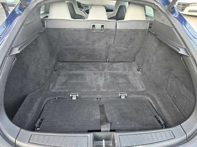 Синий Тесла Модель С, объемом двигателя 0 л и пробегом 74 тыс. км за 9500 $, фото 6 на Automoto.ua