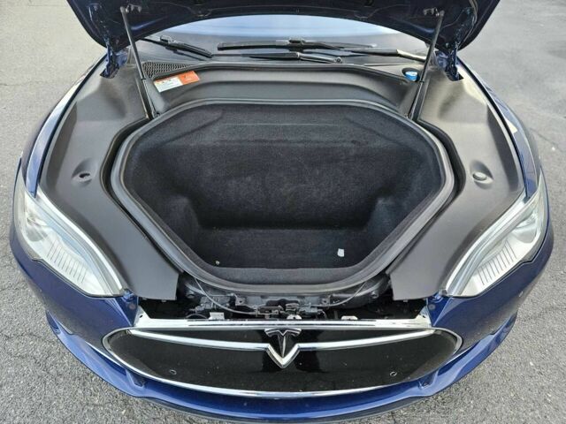 Синий Тесла Модель С, объемом двигателя 0 л и пробегом 74 тыс. км за 9500 $, фото 13 на Automoto.ua