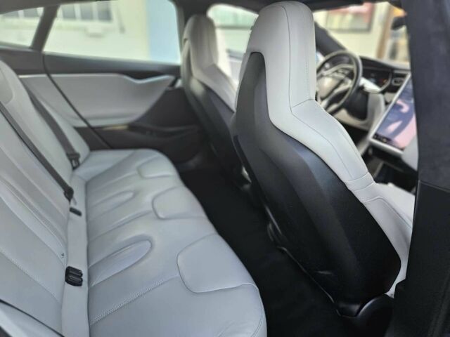 Синий Тесла Модель С, объемом двигателя 0 л и пробегом 74 тыс. км за 9500 $, фото 12 на Automoto.ua