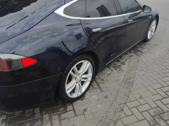 Синий Тесла Модель С, объемом двигателя 0 л и пробегом 200 тыс. км за 257 $, фото 4 на Automoto.ua